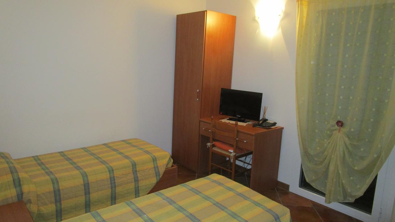 Hotel Al Castello Artegna Camera foto